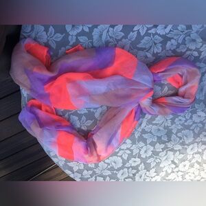Scarf bright pink lavender white